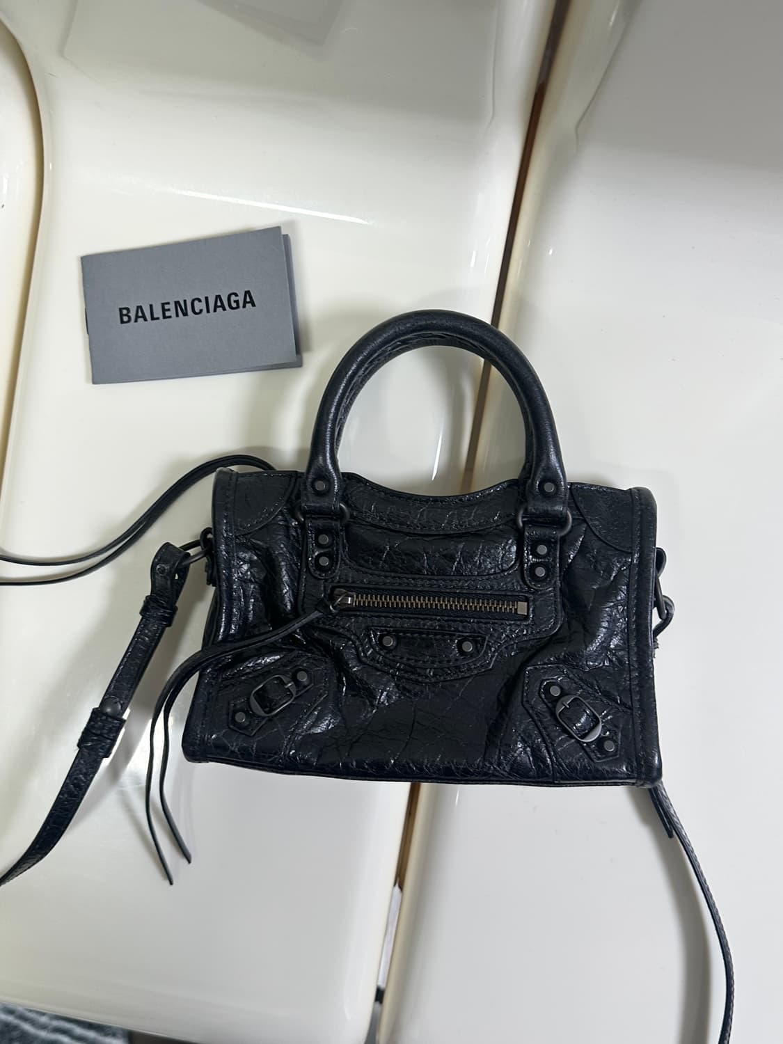 [새상품급 정품] 발렌시아가 르 시티 모터백 나노 블랙 상품이미지4