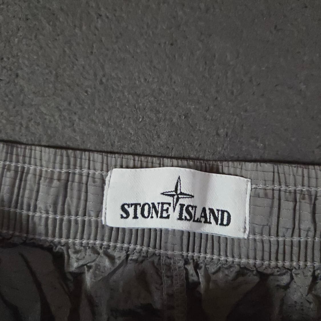 19ss 스톤아일랜드 와펜 나일론 메탈 카고 쇼츠 반바지 32 상품이미지4