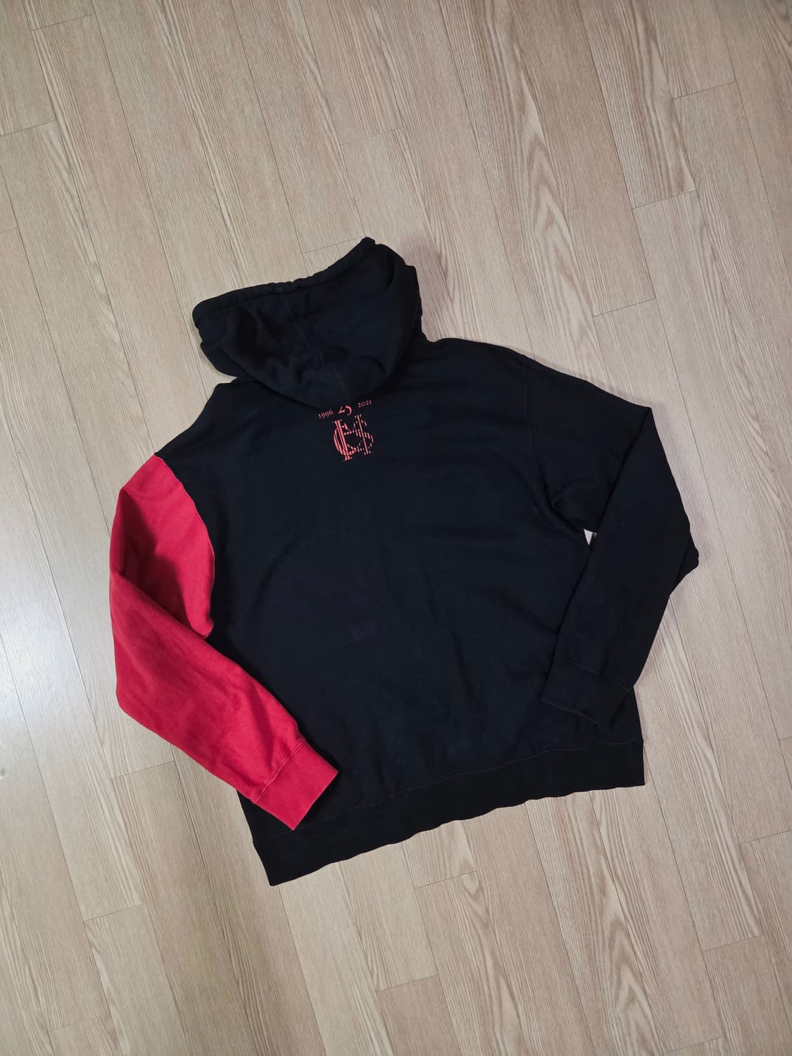 CONSADOLE JAPAN 블랙 배색 후드 티셔츠 상품이미지5