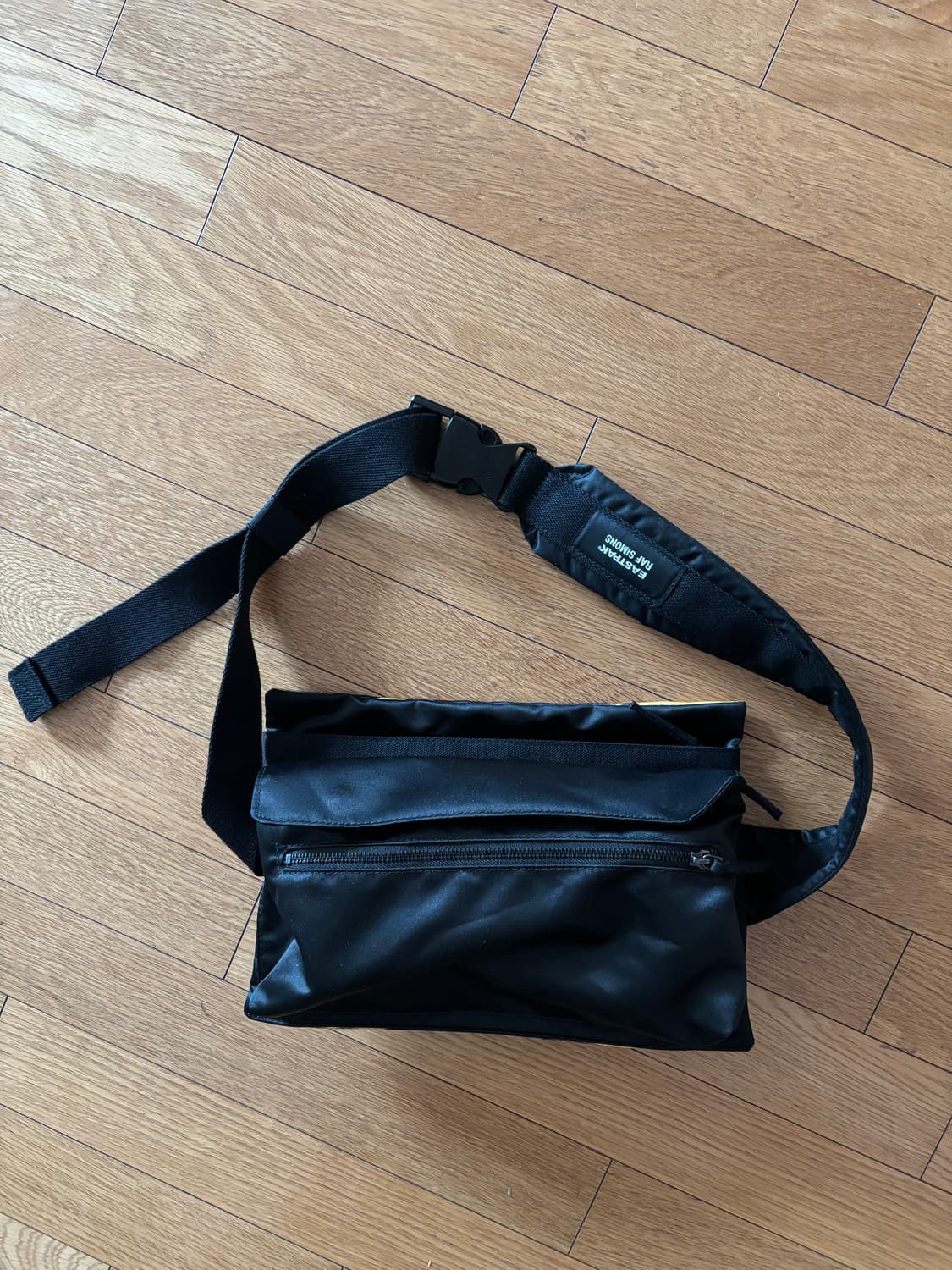 라프 시몬스 x 이스트팩 숄더백 상품이미지3