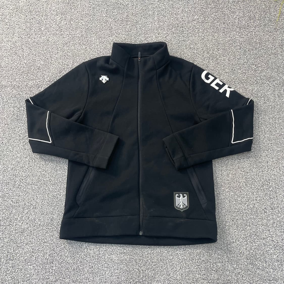 100 데상트 인스파이어드 플리스 자켓 0303S1 상품이미지1