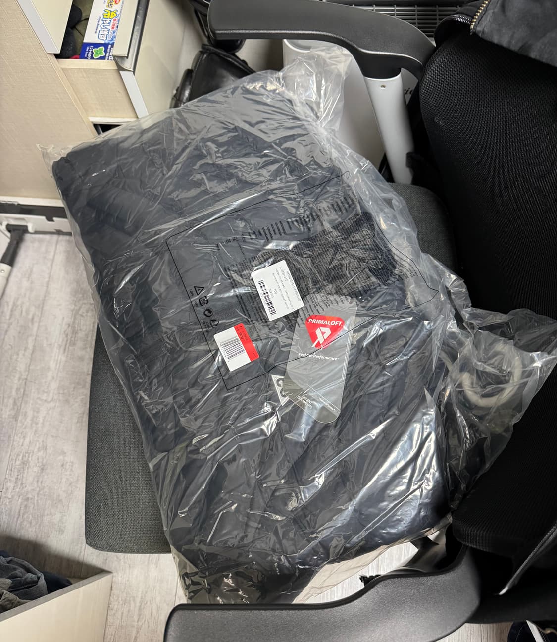 [L] 나이키 ACG 써마핏 라바플로우 블랙 경량패딩 상품이미지2