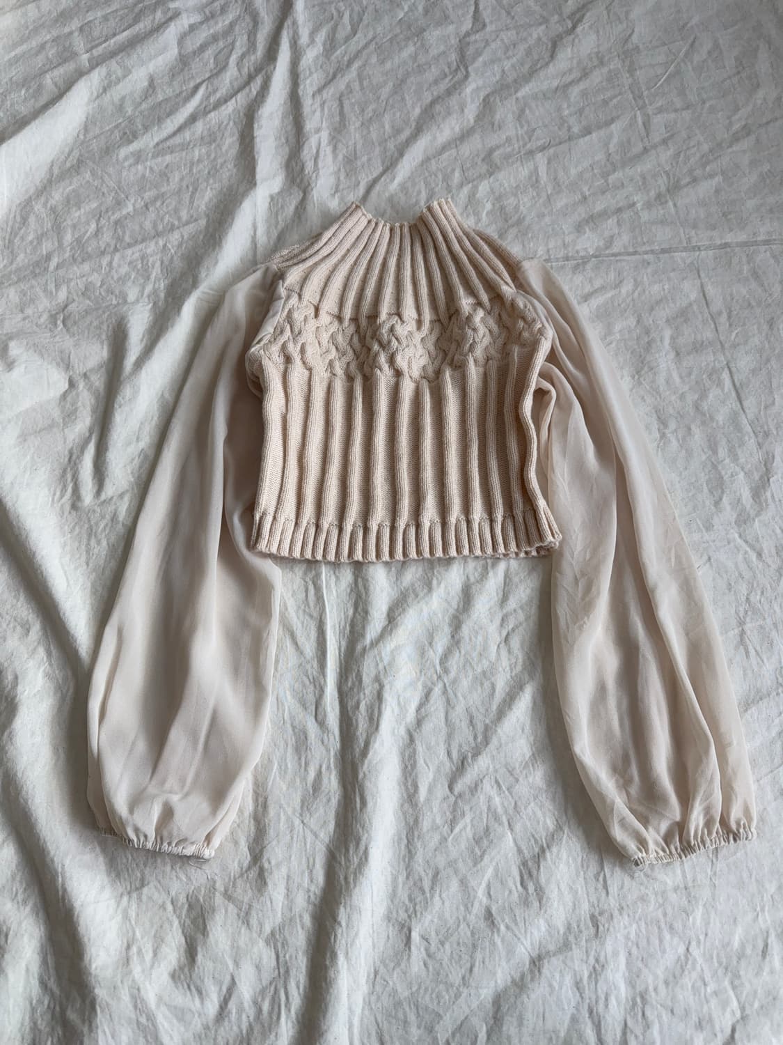 라이트살구베이지 딱붙 쉬폰 포인트 크롭 니트 상품이미지1