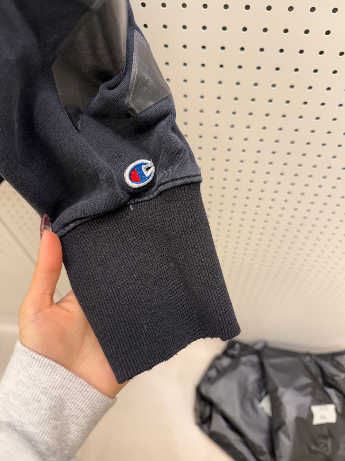 오프화이트 챔피온 후드티 블랙 U1336 상품이미지4