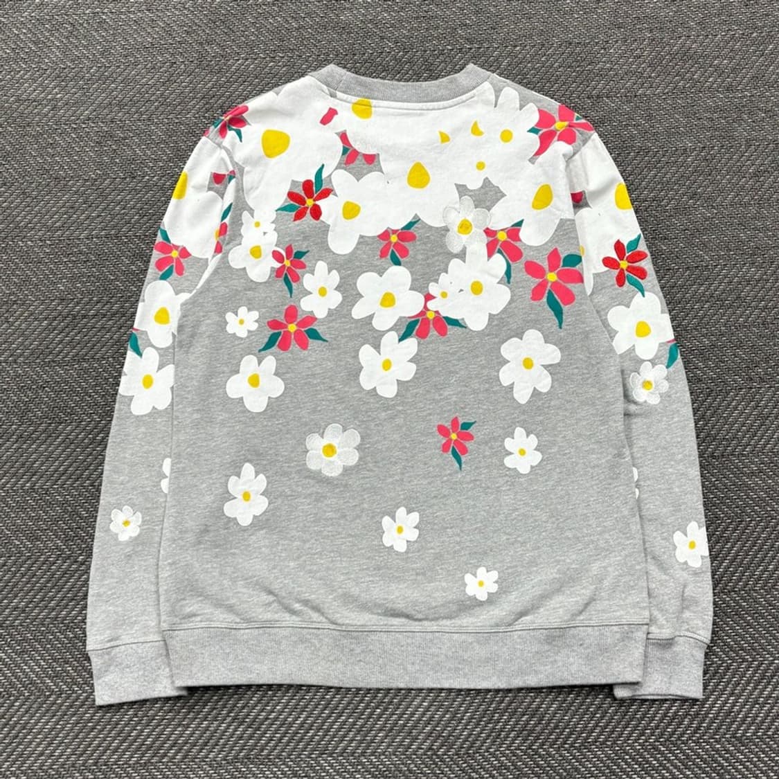 아디다스 퍼렐윌리엄스 데이지 맨투맨v0438 상품이미지2