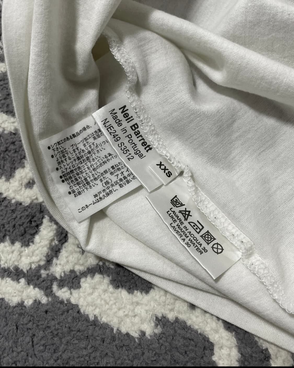 Neil Barrett 크로우퍼 트롱프로유 슬리브리스 상품이미지6