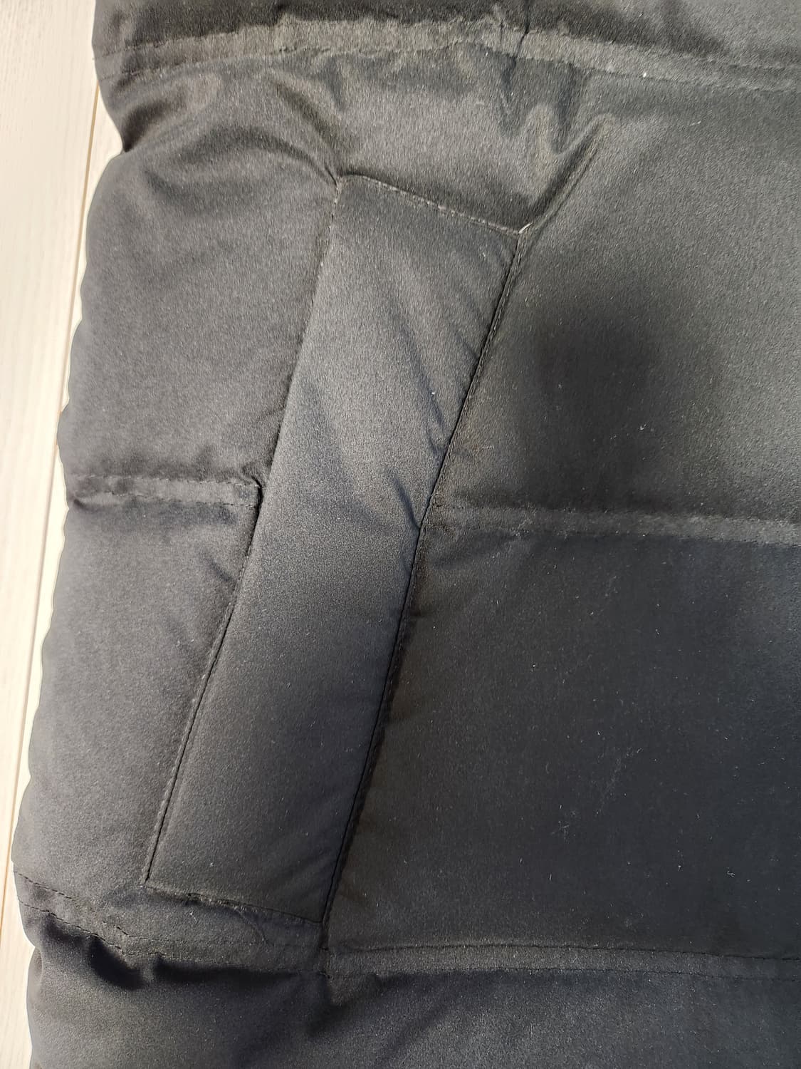 새상품급)르카프 블랙 롱패딩 사이즈M

오염 하자 없이 깨끗해요^^

세 상품이미지3