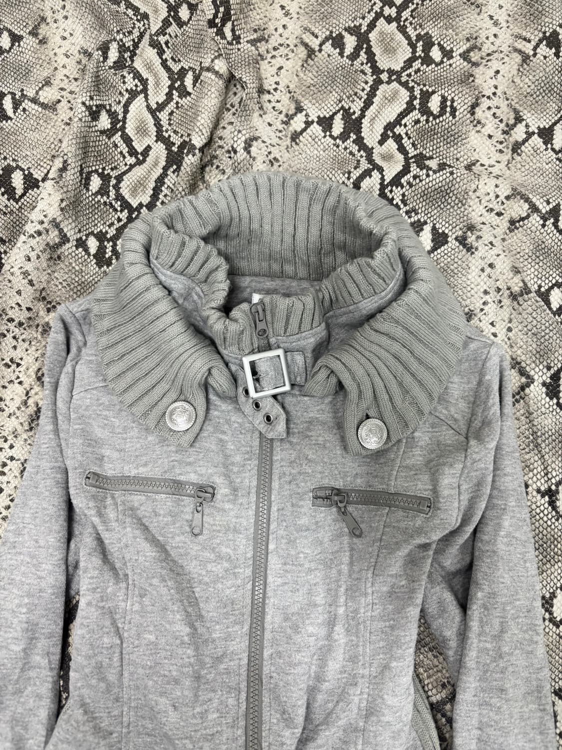 [2000s COLZA]Y2K Rare Neck Buckle Grey Z 상품이미지8