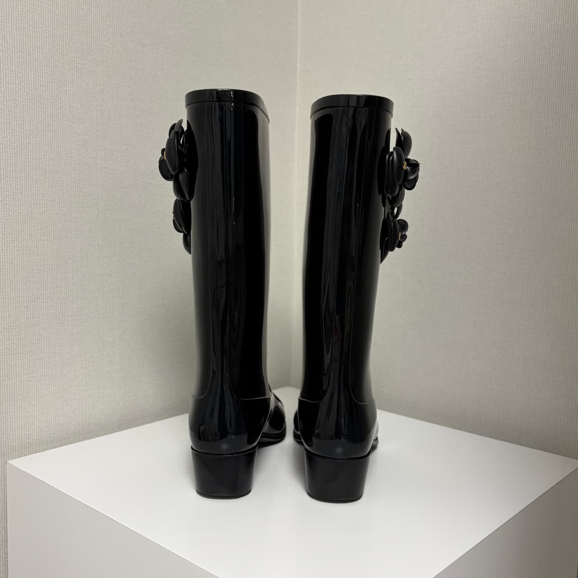 샤넬 까멜리아 레인부츠 37 상품이미지7