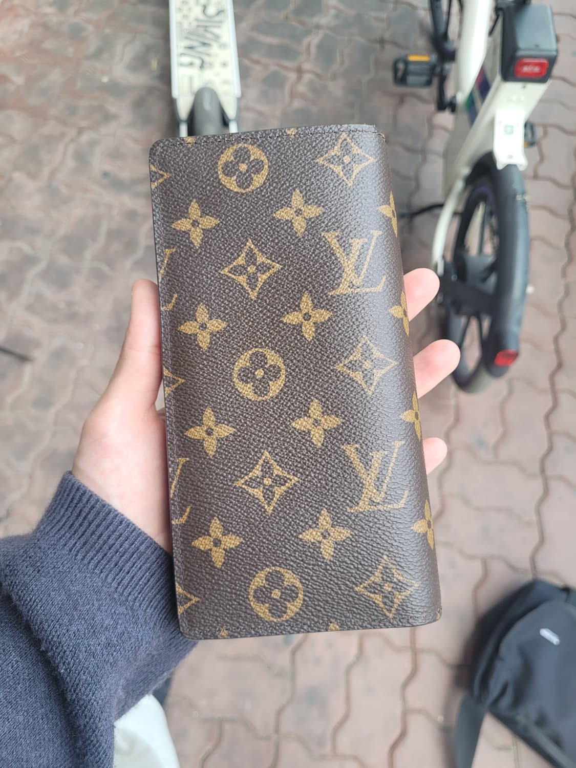 (풀구성품) 루이비통 브라짜 모노그램 이클립스 장지갑 상품이미지4