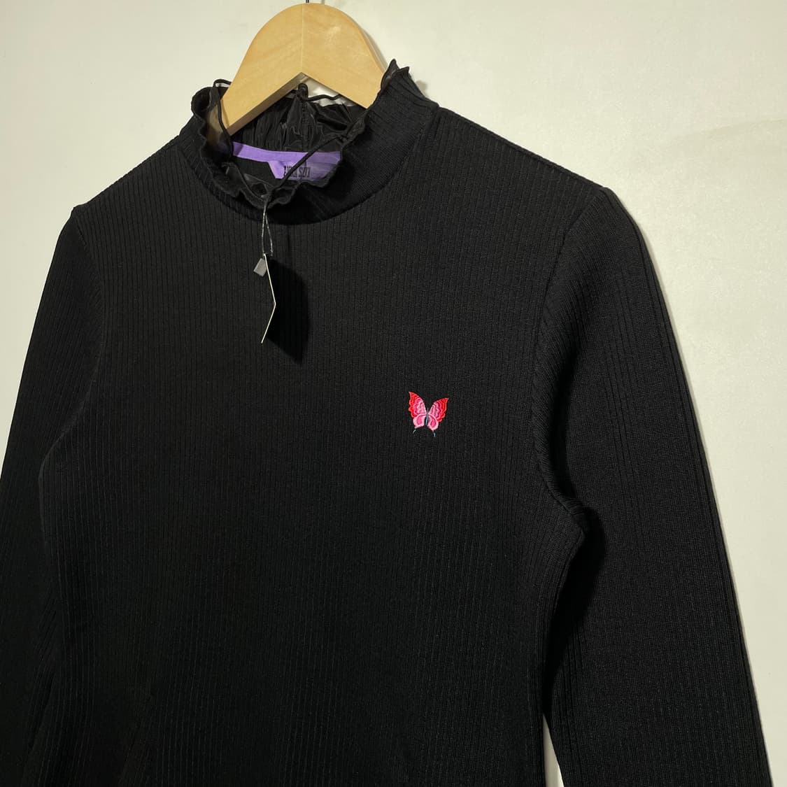 새상품 안나수이 블랙 나비 자수 니트 상품이미지2