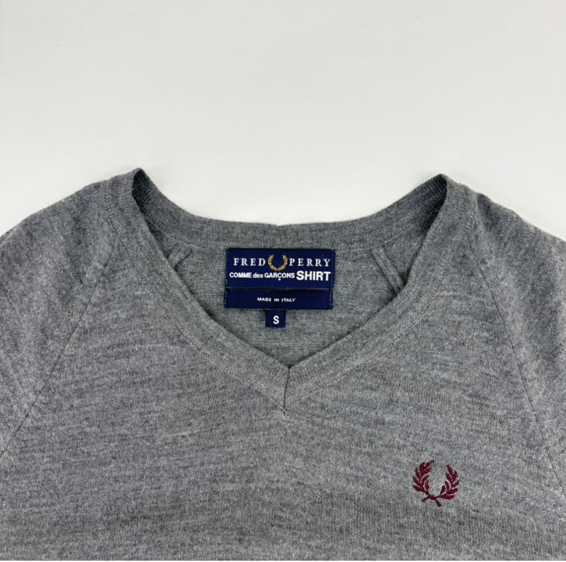 꼼데가르송 셔츠라인 x 프레드페리 v넥 니트 상품이미지3