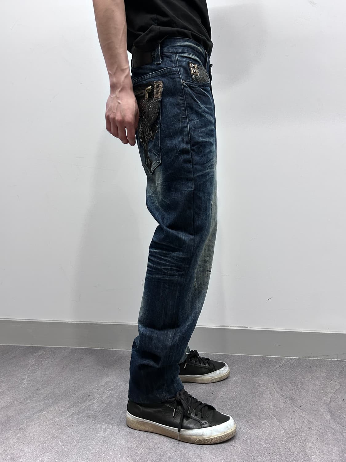 클라우드72 레더 플랩 포켓 데님 팬츠 상품이미지2