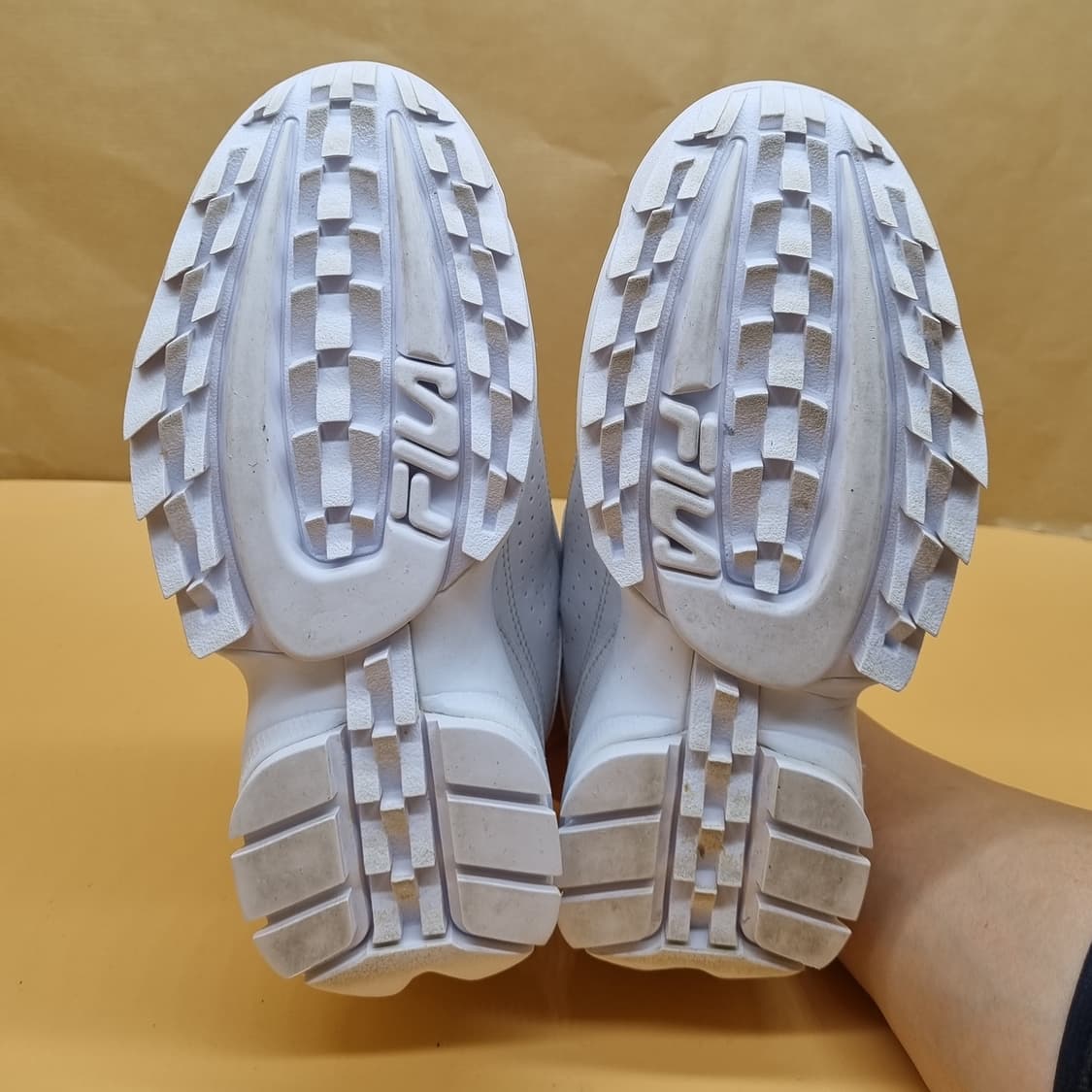 휠라 디스럽터2 운동화225 상품이미지3