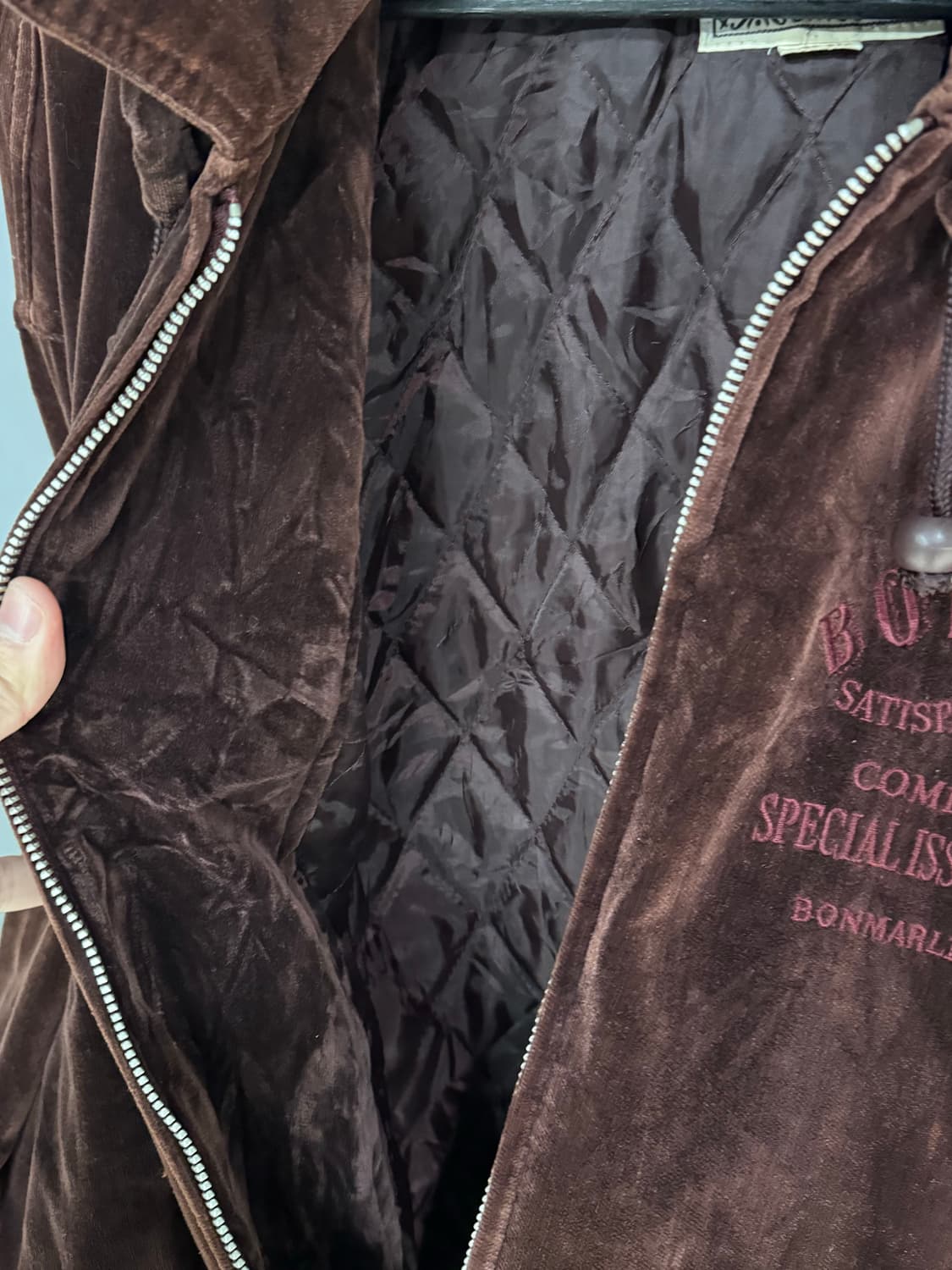 Bonmarlen 레터링 벨벳 후드 집업 자켓  상품이미지7