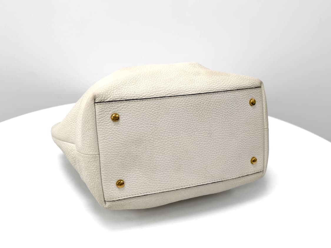 토즈 페블 레더 플라워 태슬 체인 숄더백 상품이미지7