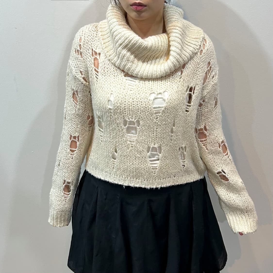 아이보리 그런지 크롭 니트 상품이미지3