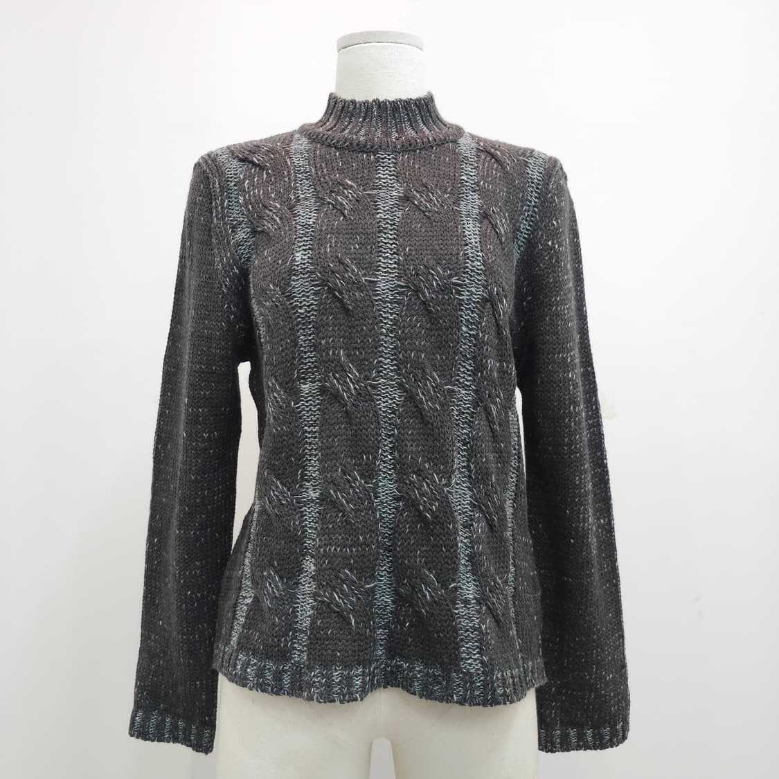 울혼방 차콜그레이 그라데이션 케이블 반목니트  상품이미지1