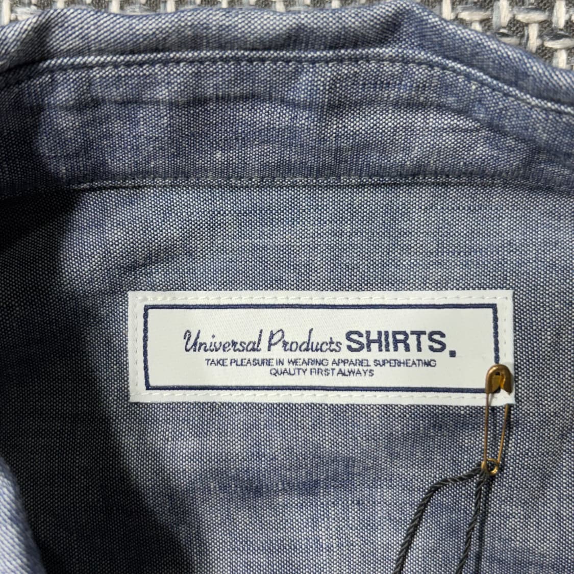 유니버셜프로덕트 샴브레이셔츠 상품이미지3