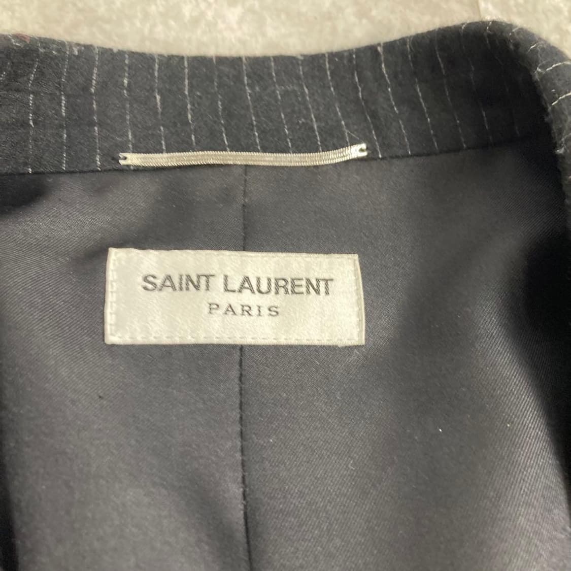 생로랑 22AW 핀스트라이프 더블 브레스티드 자켓 상품이미지6