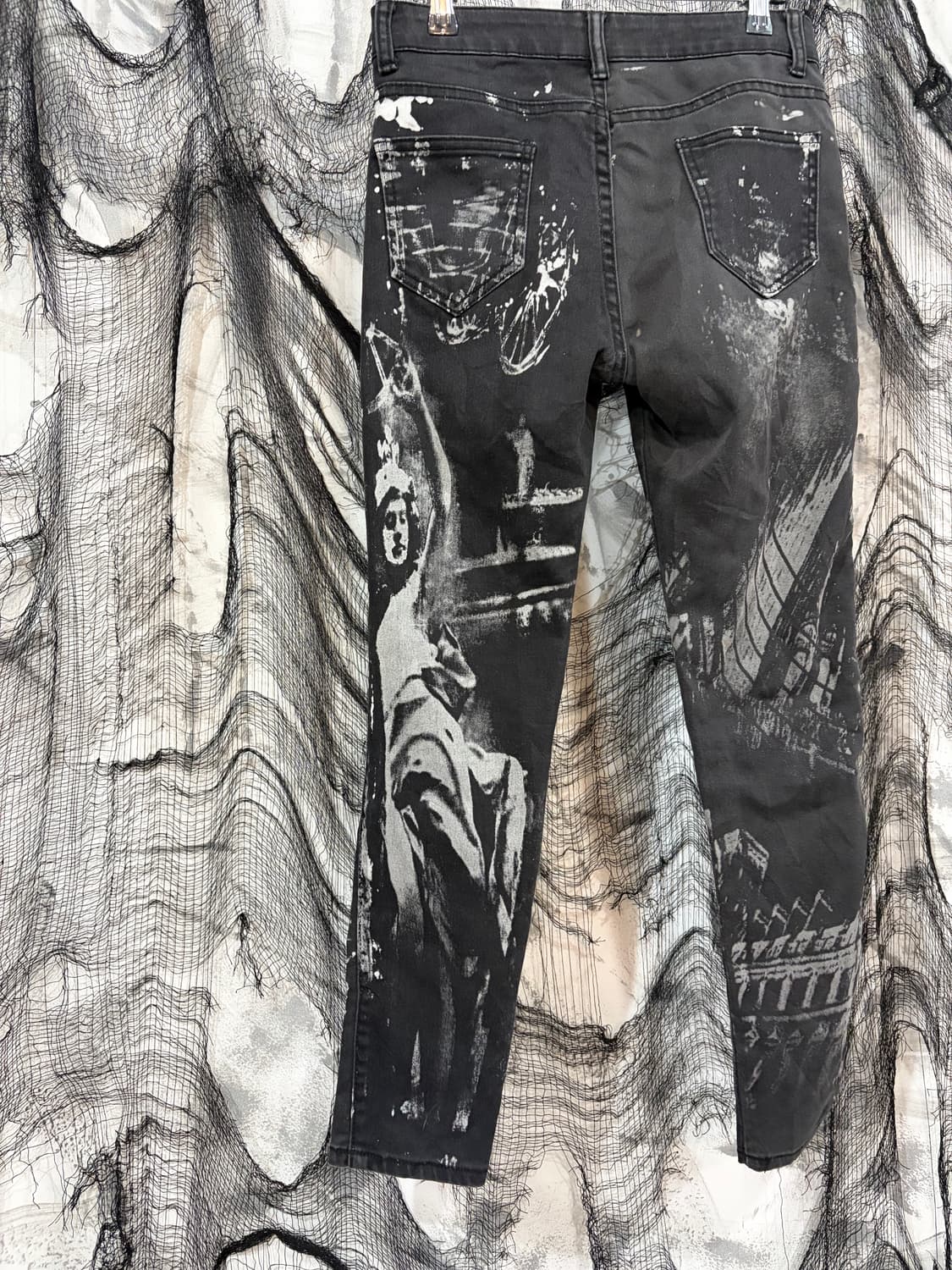 Gothic all over Graphic cubic pants 상품이미지8