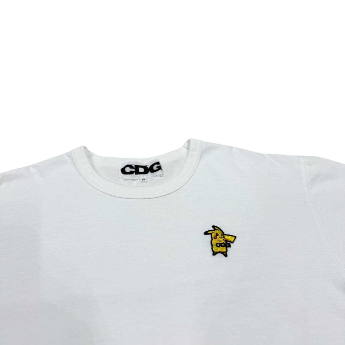 꼼데가르송 X 포켓몬 피카츄 엠블럼 반팔티 화이트 XL 상품이미지2