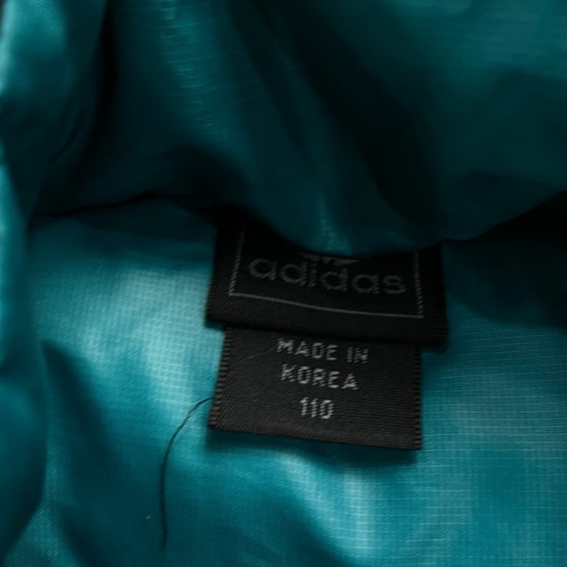 105 아디다스 유광 경량패딩  상품이미지3