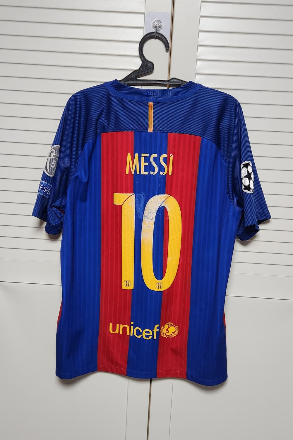 16-17 나이키 바르셀로나 홈 유니폼 반팔 No.10 메시
 상품이미지3
