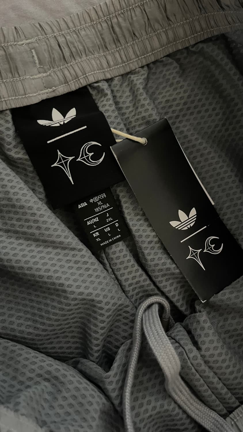 아디다스 x 떠그 클럽 우븐 트랙 팬츠 라이트 오닉스 실버 메탈릭 상품이미지3