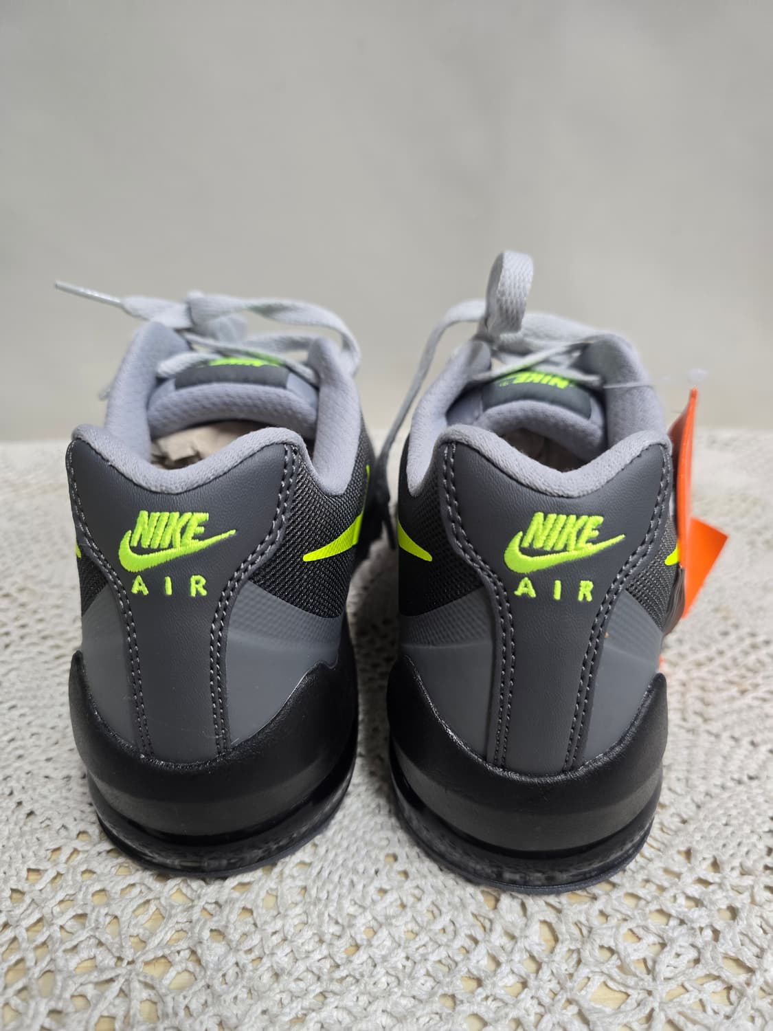 새상품)나이키에어맥스 인비거 230 상품이미지4