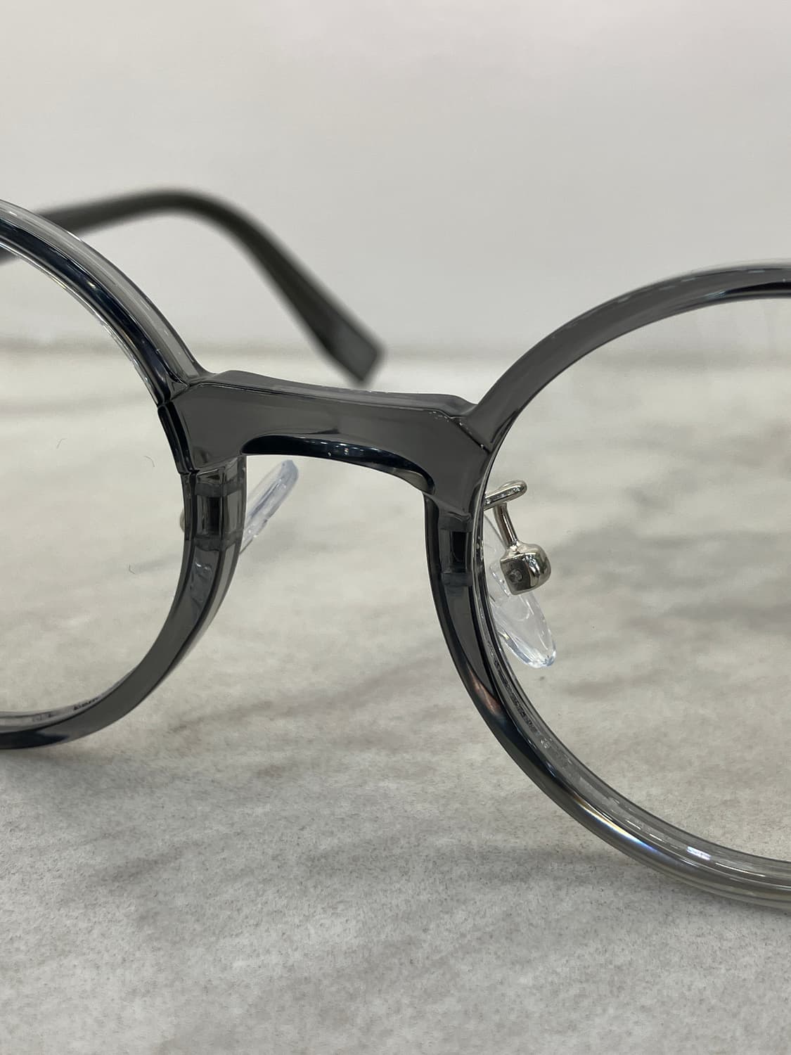 B61 HL 유광 그레이 라운드 뿔테 안경7671 상품이미지5