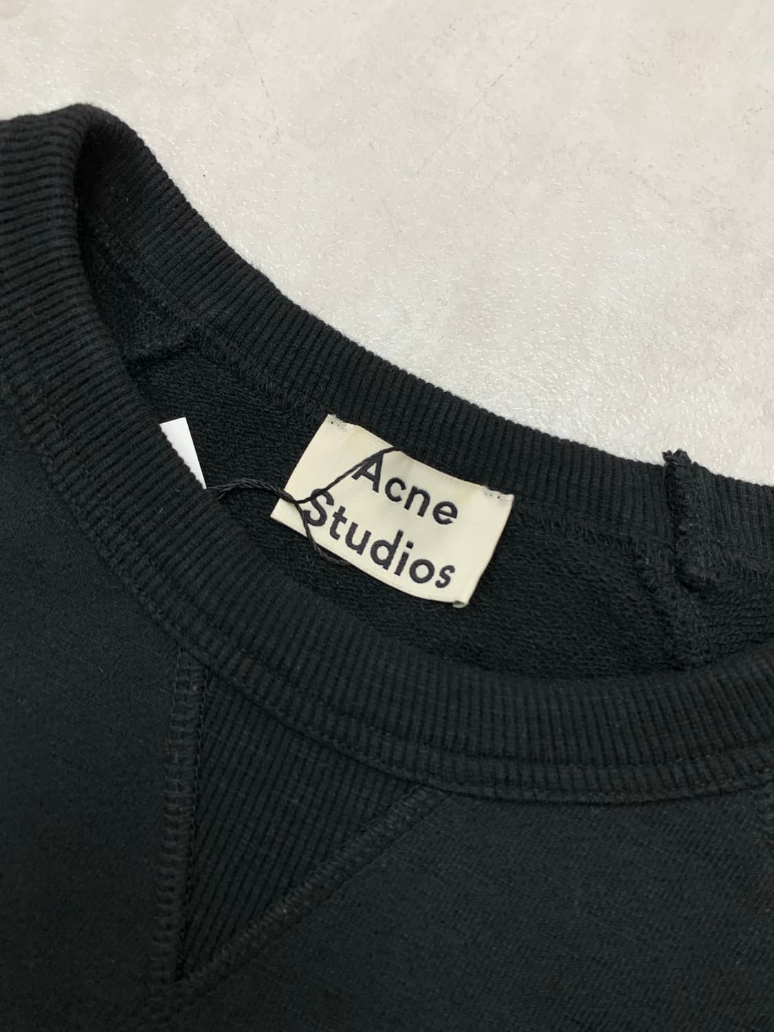 아크네 스튜디오 블랙 맨투맨 #612 상품이미지4