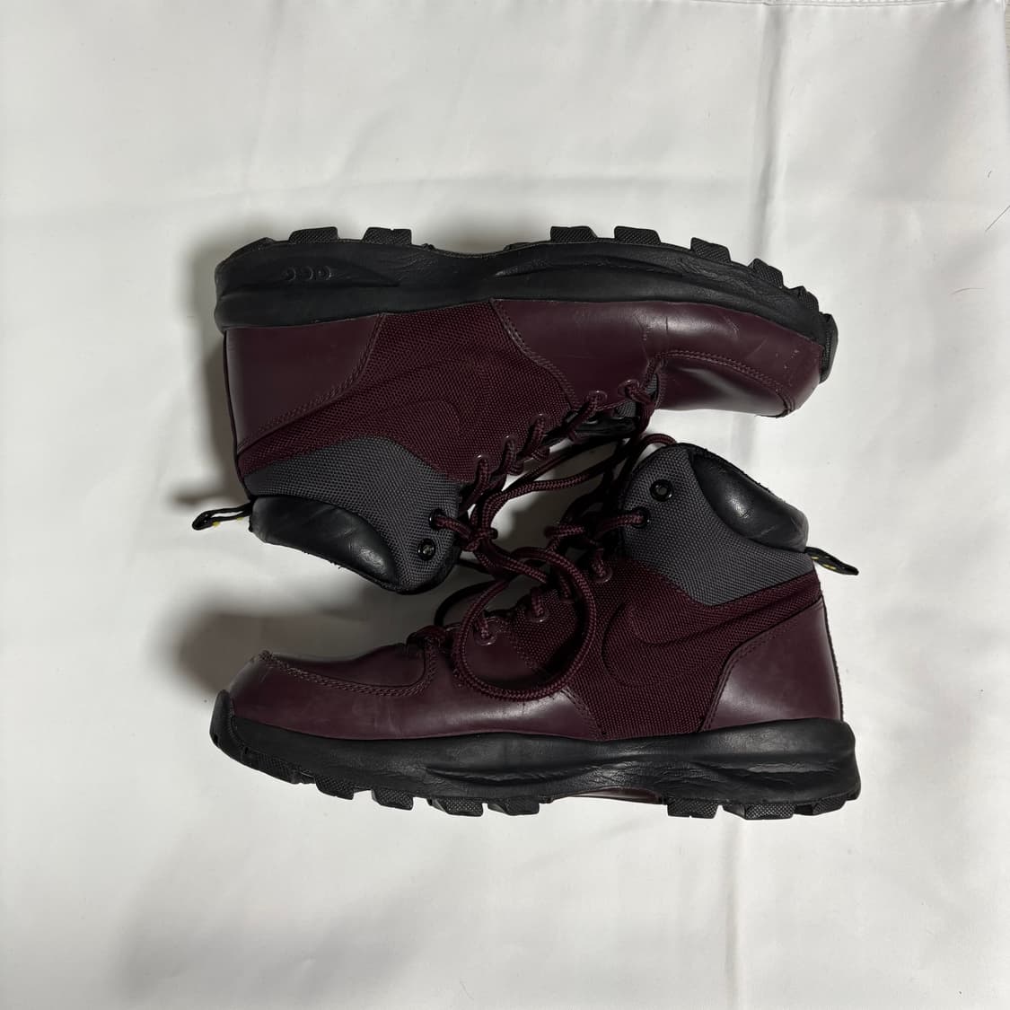 Nike ACG 트레킹화 버건디 상품이미지1