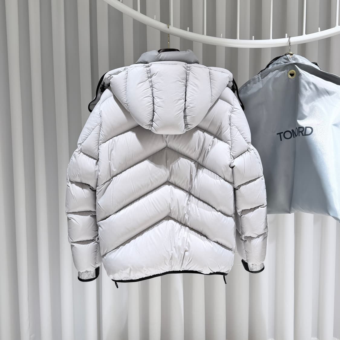 (A+/48) / 톰포드 퀄팅 나일론 다운 패딩 자켓 화이트 상품이미지6