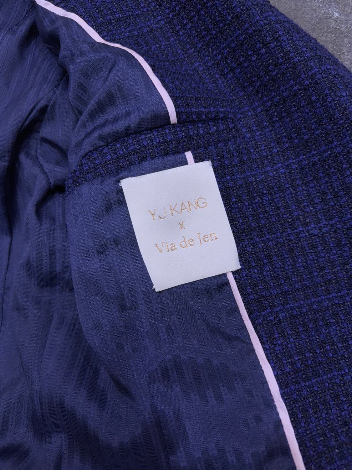 비아드젠 x 강영주 콜라보 트위드 더블자켓 네이비 S 상품이미지8