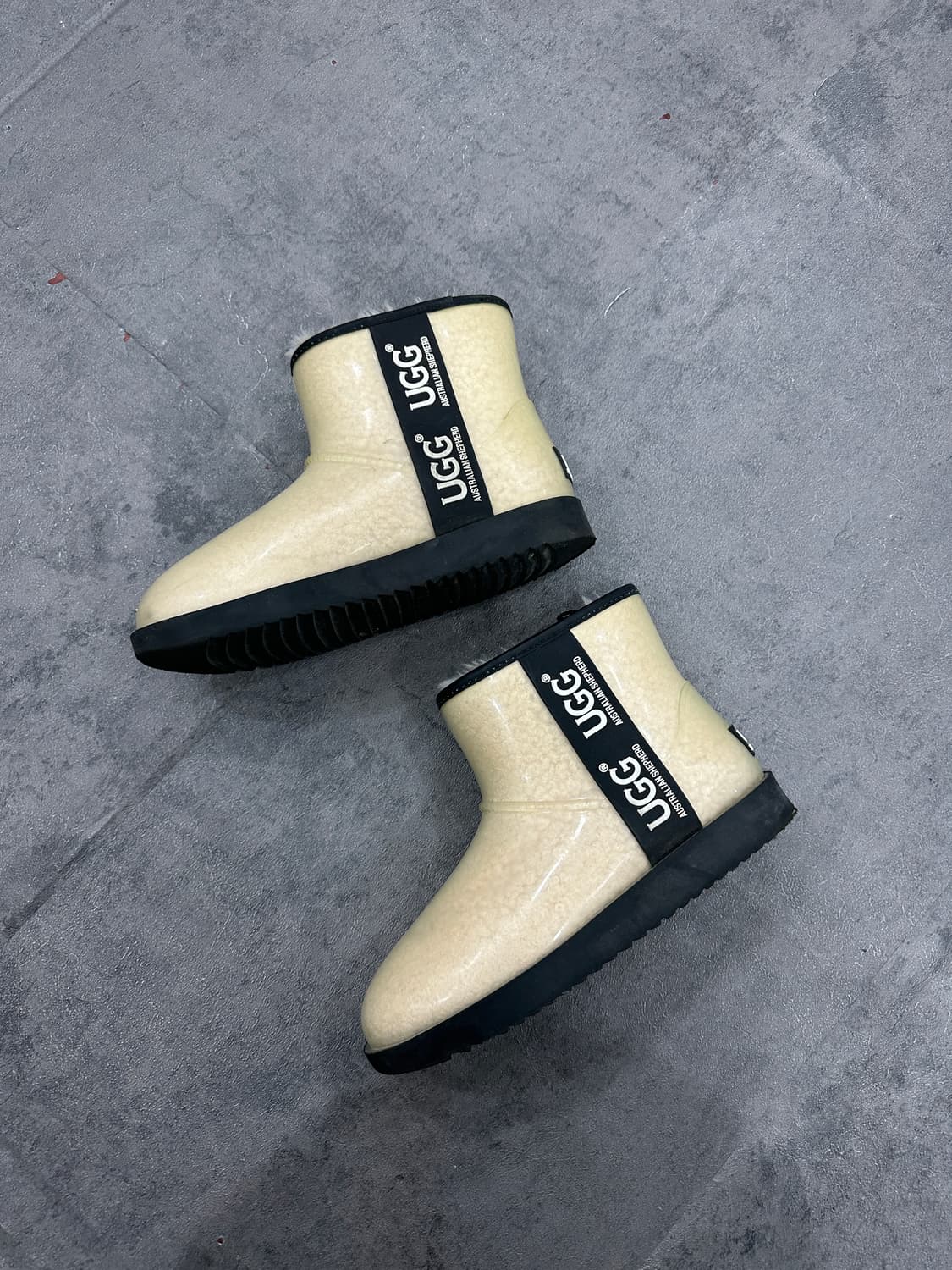 UGG 어그 클리어 부츠 38 사이즈 상품이미지1