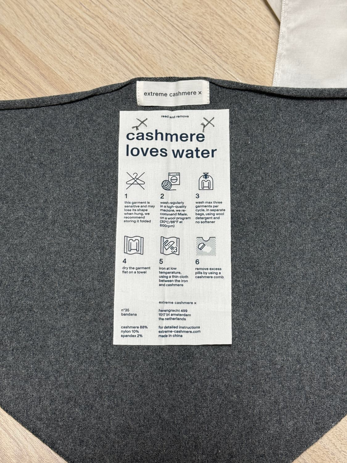 Extreme cashmere N35 Bandana felt 상품이미지5