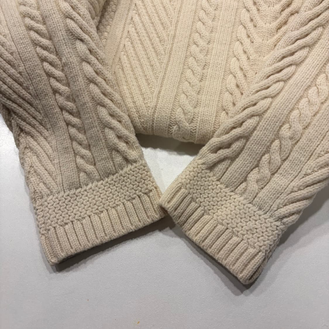 [95] 송지오 옴므 케이블 꽈배기 니트 아이보리 D234 상품이미지5