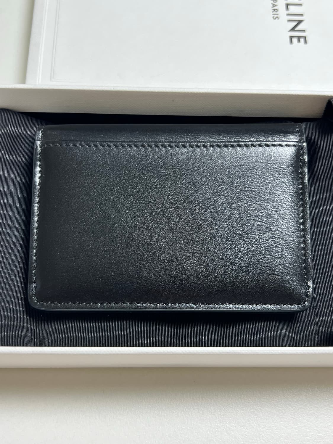 [정품] 셀린느 카드지갑 샤이니 카프스킨 플랩 카드 홀더 블랙 상품이미지3