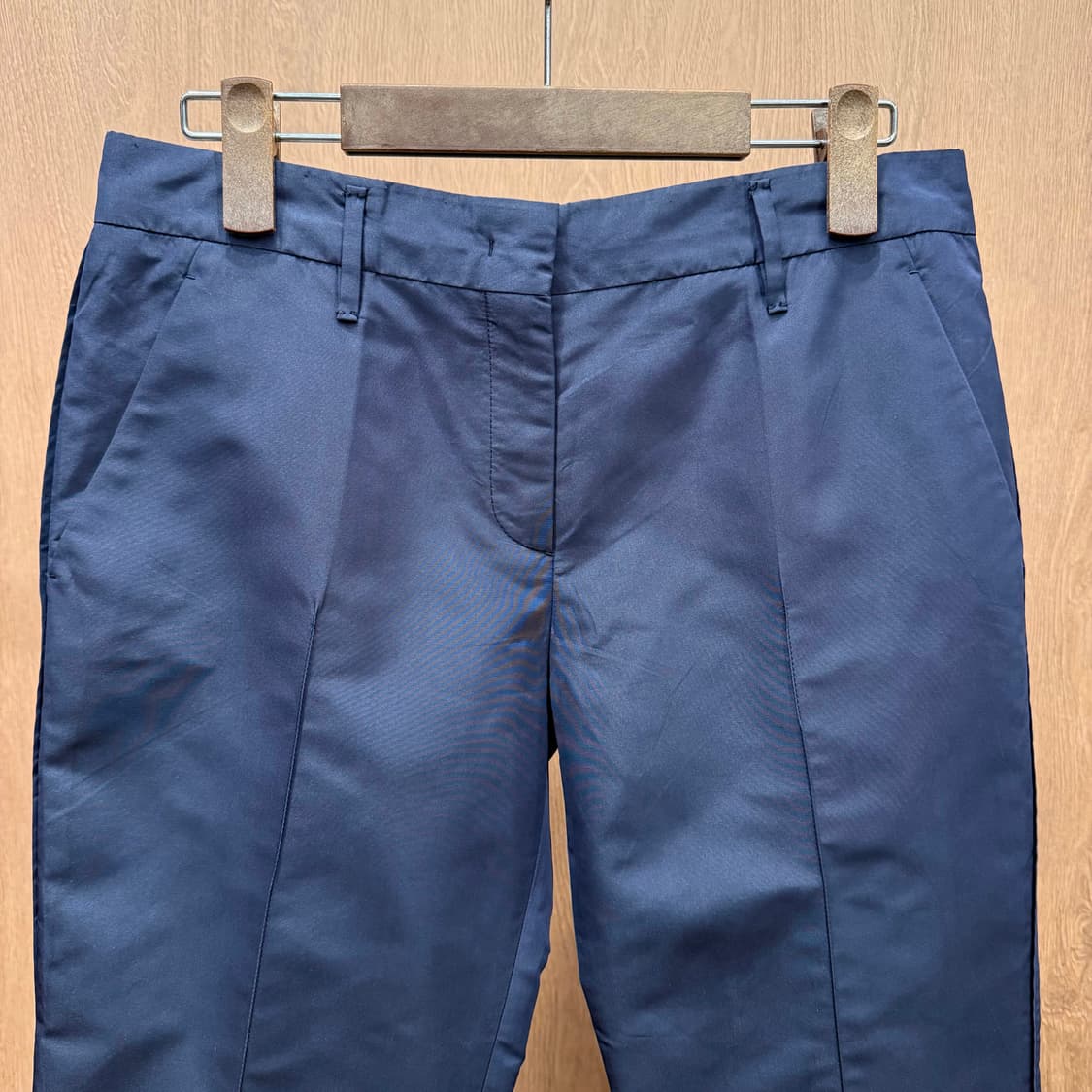 프라다 센터프레스 크롭 슬랙스 슬림 스트레이트 핏 클래식 네이비 상품이미지4