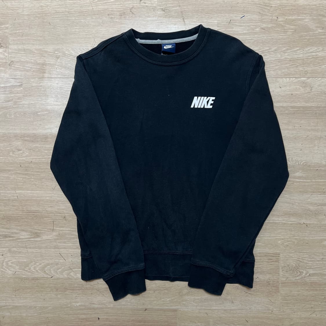 나이키 스우시 스펠 로고 기모 맨투맨 크루넥 티셔츠 [블랙] M/95 상품이미지1