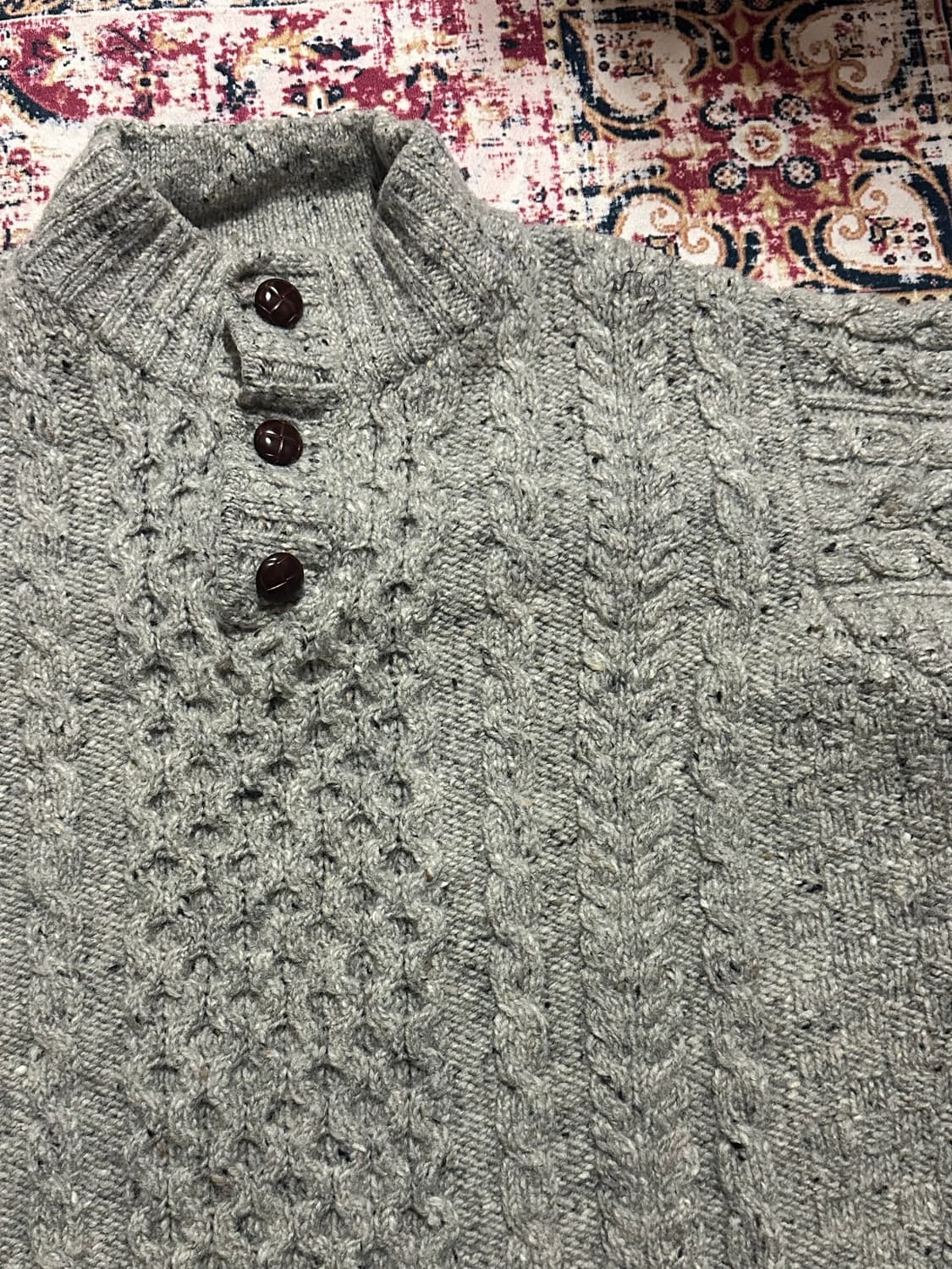 엘엘빈 멜론빵 버튼 케이블 니트 상품이미지2