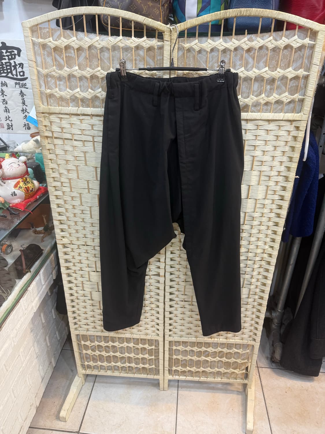 1/32 정품 이세이미야케 맨 바지 팝니다 상품이미지1