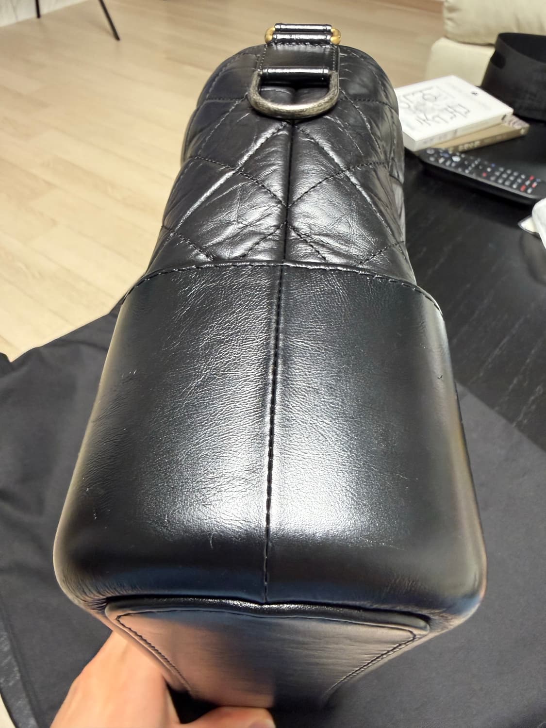 샤넬 빈티지카프스킨 호보백 신미듐 28번대 상품이미지5