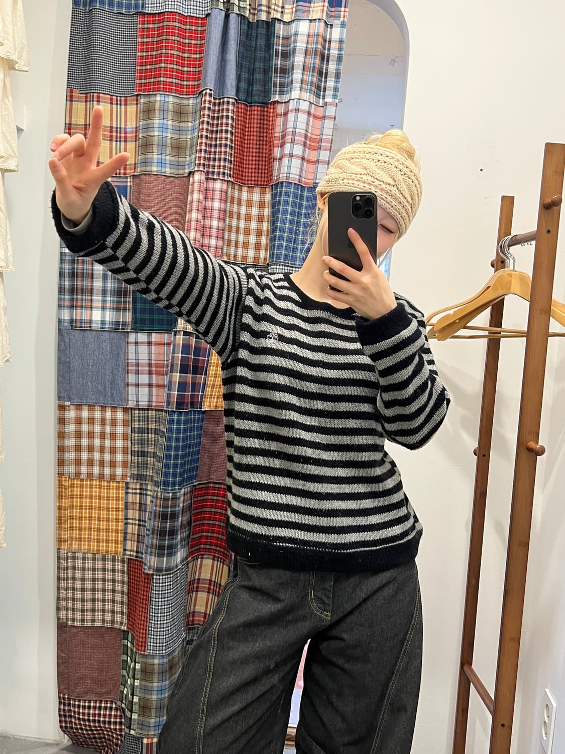 블랙 스트라이프 니트 상품이미지1