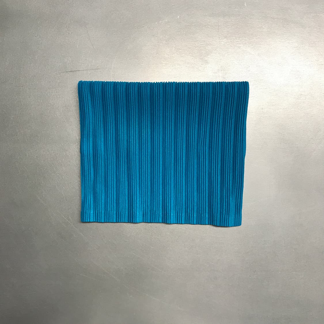 이세이 미야케 플리츠 플리즈 넥워머 코발트블루 상품이미지1