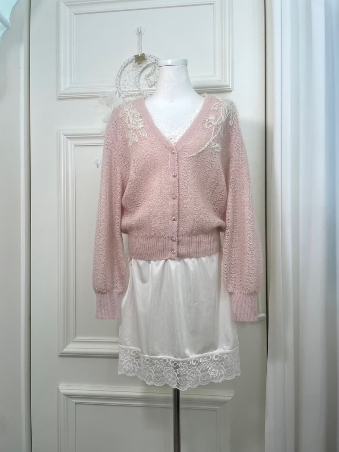 pink ivory flower embroidery cardigan&sh 상품이미지1