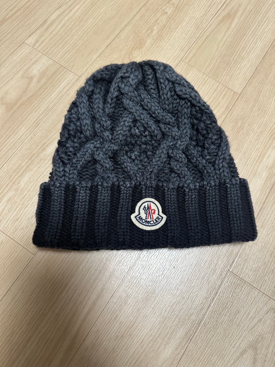 몽클레어 그라데이션 비니 상품이미지1