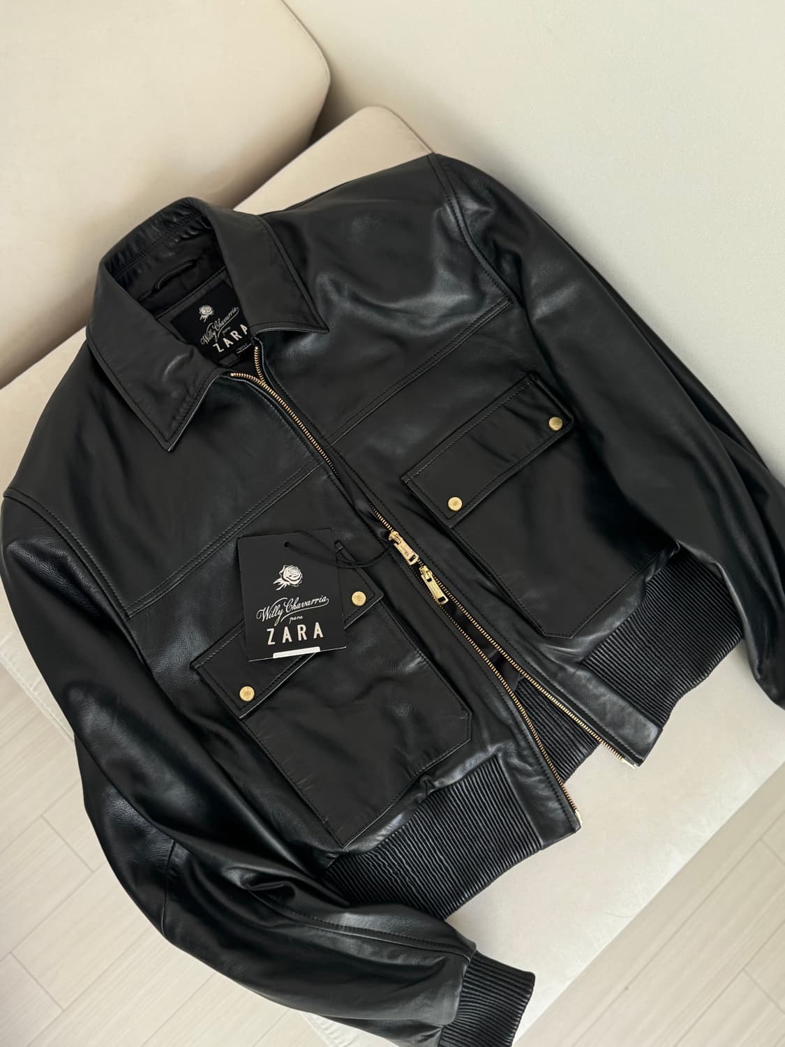 Zara x Chavarria 자라 크롭 레더 XL 상품이미지3