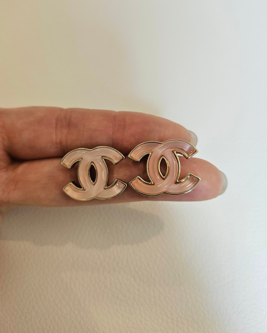 샤넬 핑크 자개풍 귀걸이 업사이클링 상품이미지3